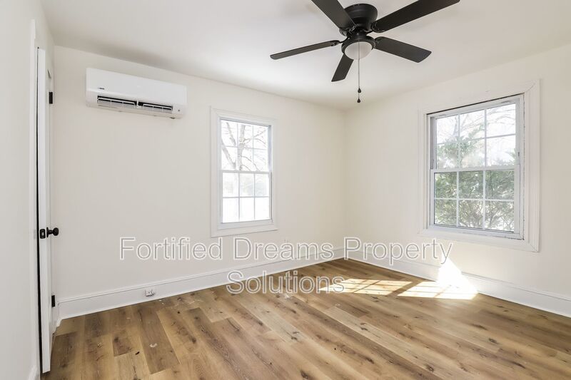 Burlington, NC | 2 Bed 1 Bath | Large Yard property image