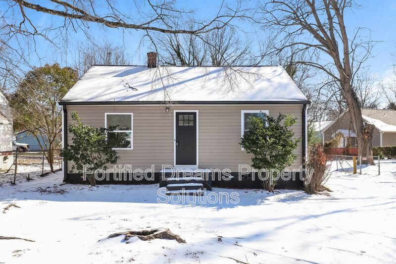 Burlington, NC | 2 Bed 1 Bath | Large Yard property image