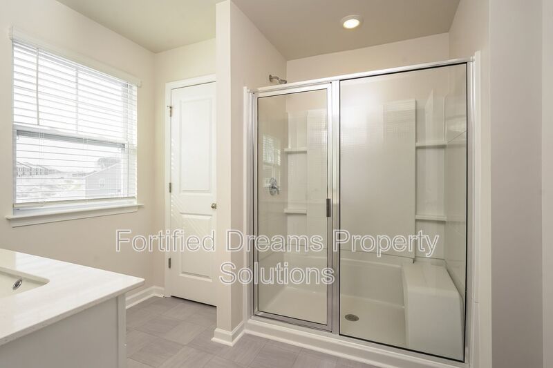 Newly Constructed 3Bedroom 2.5 Bathroom townhouse in Kernersville property image