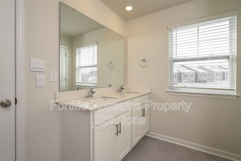 Newly Constructed 3Bedroom 2.5 Bathroom townhouse in Kernersville property image