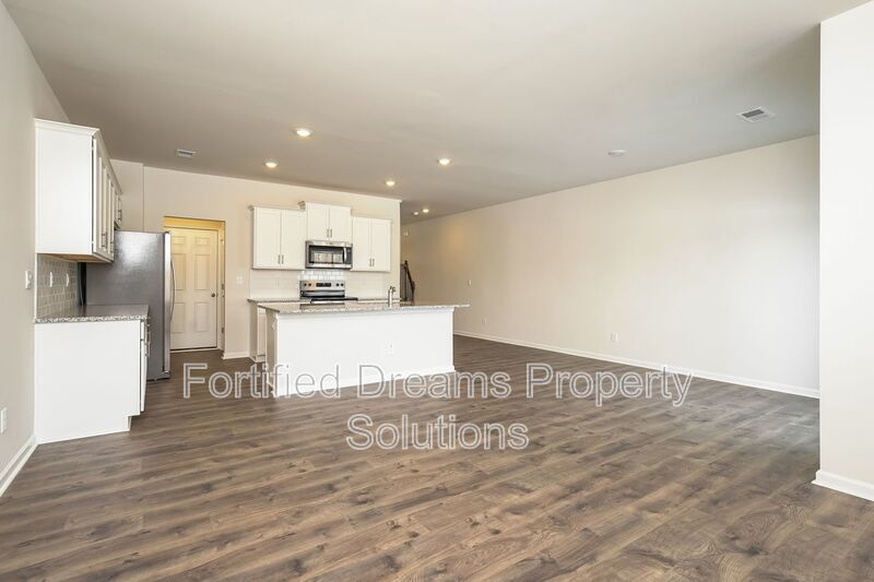 Newly Constructed 3Bedroom 2.5 Bathroom townhouse in Kernersville property image