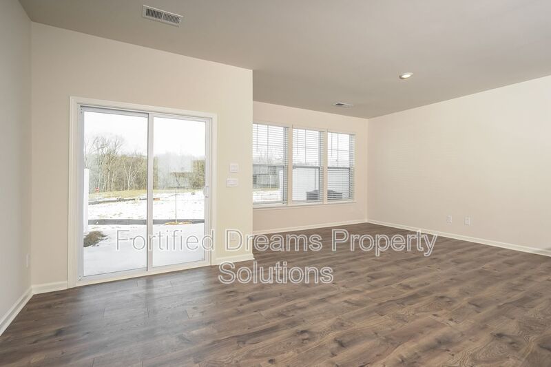 Newly Constructed 3Bedroom 2.5 Bathroom townhouse in Kernersville property image