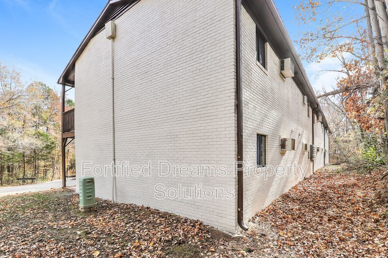 Charming 1 Bedroom 1 Bath with Water Included in Winston-Salem! property image