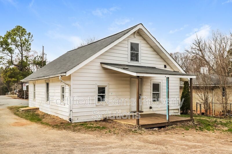 Winston Salem | 3 Bedroom 1 Bath | Detached Storage & Parking property image