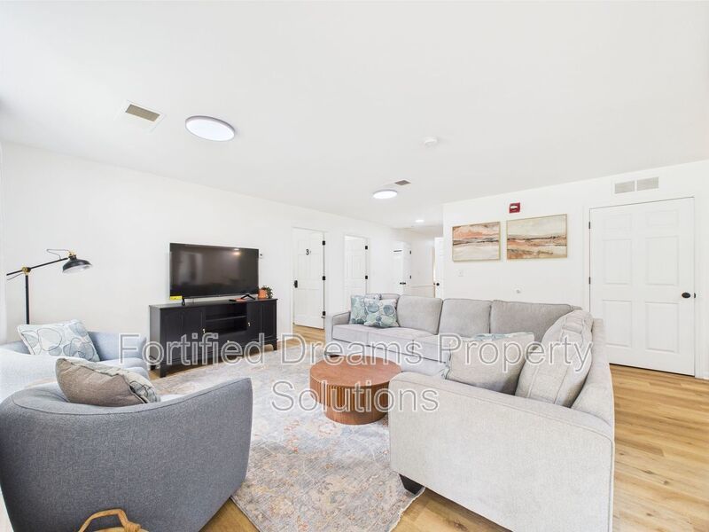 The Ransom Estate: 9BR Oasis Near WFU & Reynolda property image