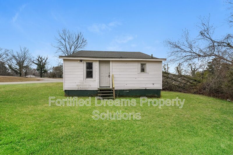 2001 Row St Winston Salem NC 27105 property image