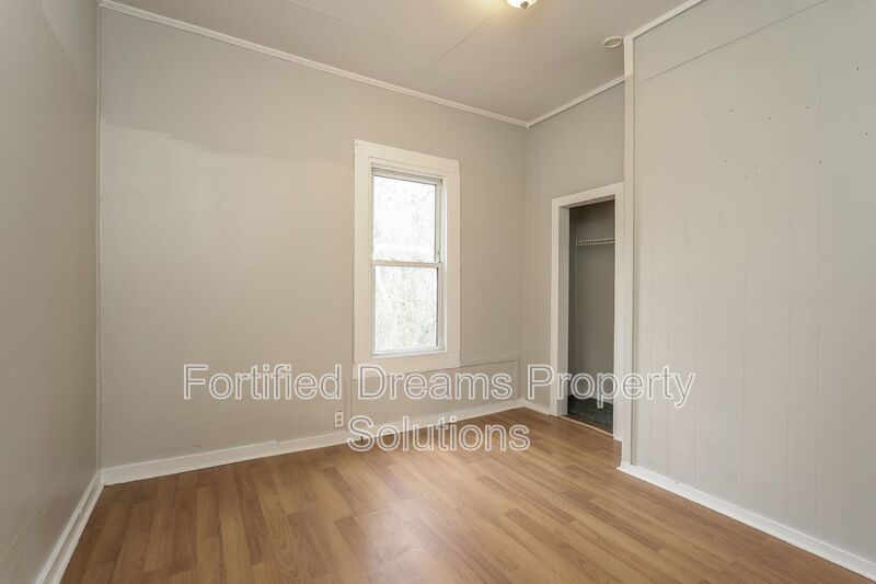 2001 Row St Winston Salem NC 27105 property image