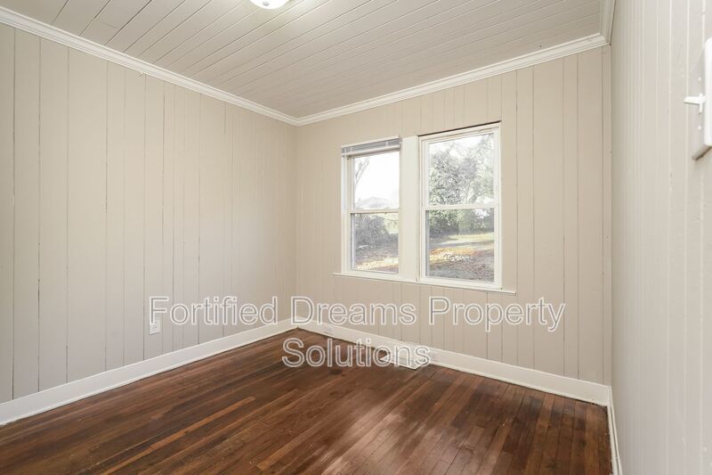 Charming 4 Bedroom 1 Bath Home in Winston-Salem!! Accepting Housing Vouchers!! property image