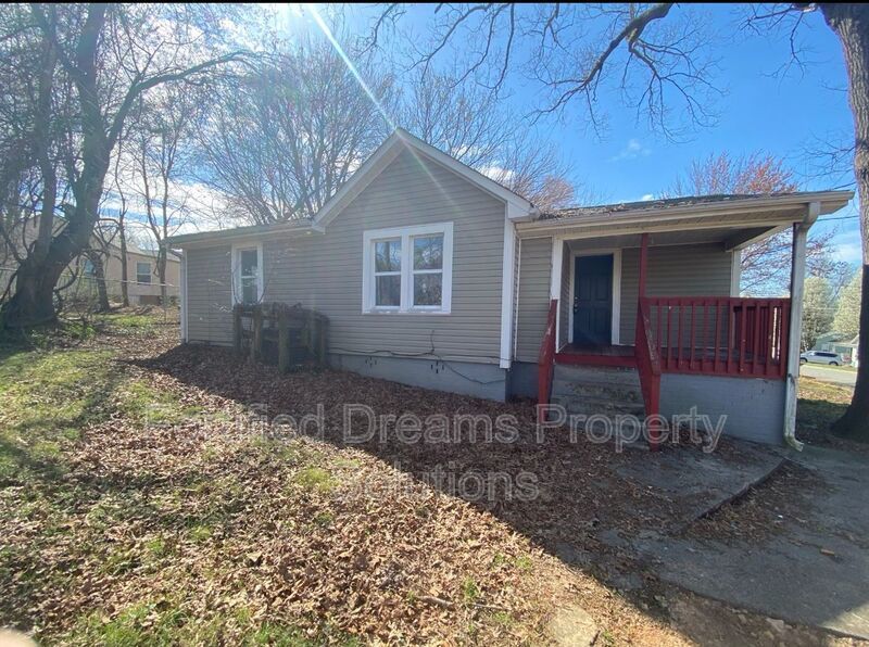 2240 Flag St | 2 Bed, 1 Bath property image