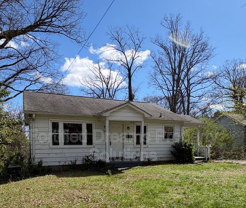 3635 Hemlock Dr | 2-Bed, 1-Bath Home in Winston-Salem property image