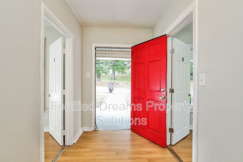 1652 North Cherry Street | Rent by the Room in Winston Salem property image