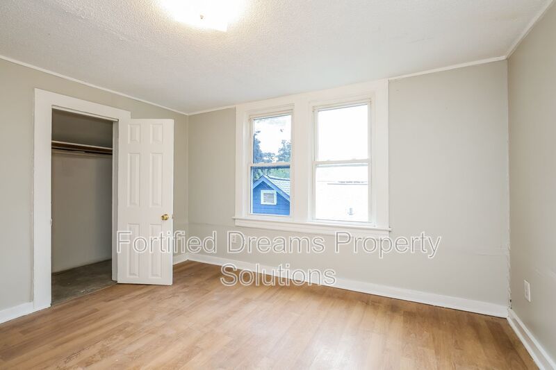 1652 North Cherry Street | Rent by the Room in Winston Salem property image