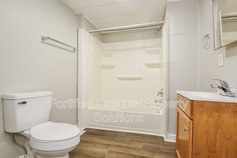 1652 North Cherry Street | Rent by the Room in Winston Salem property image