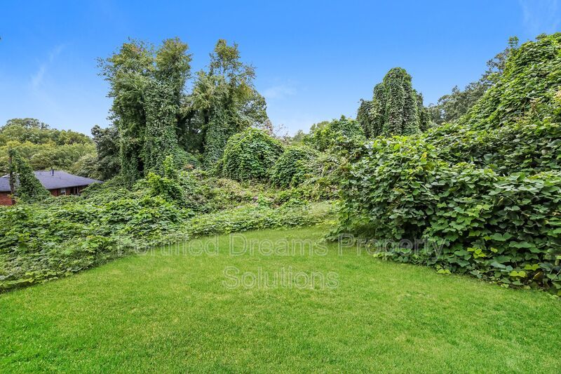 1652 North Cherry Street | Rent by the Room in Winston Salem property image