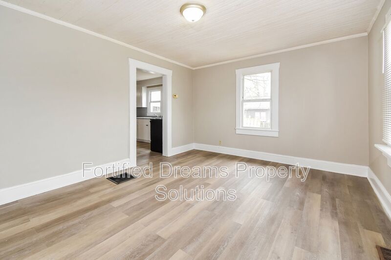 2240 Flag St | 2 Bed, 1 Bath property image