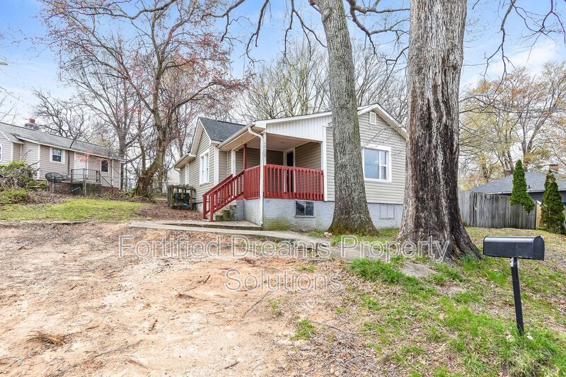 2240 Flag St | 2 Bed, 1 Bath property image