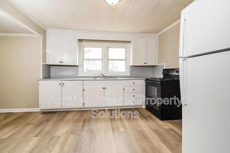 2240 Flag St | 2 Bed, 1 Bath property image