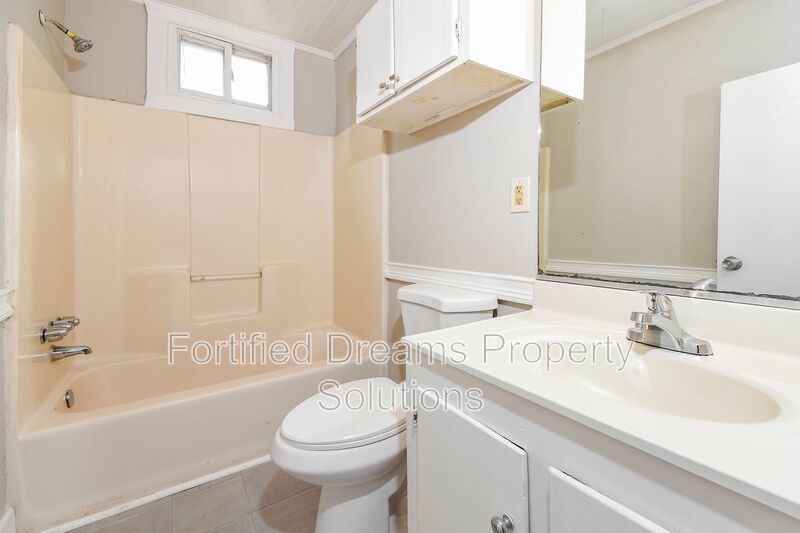 2240 Flag St | 2 Bed, 1 Bath property image