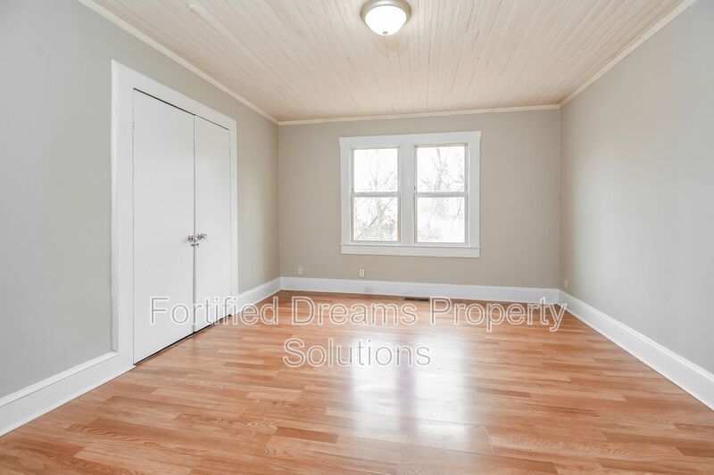 2240 Flag St | 2 Bed, 1 Bath property image