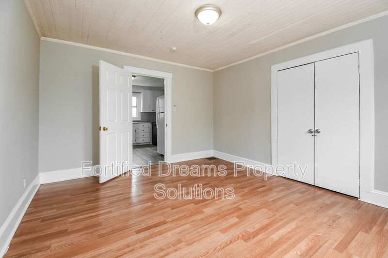 2240 Flag St | 2 Bed, 1 Bath property image