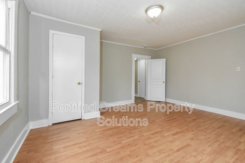 2240 Flag St | 2 Bed, 1 Bath property image