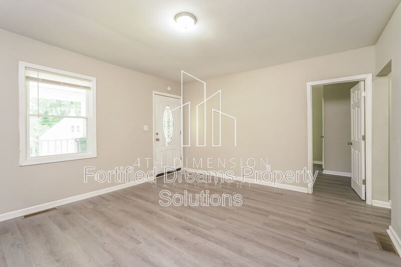 Charming 4-Bedroom Home in Winston-Salem - Spacious 1242 Sq Ft at 519 West 20th Street! property image