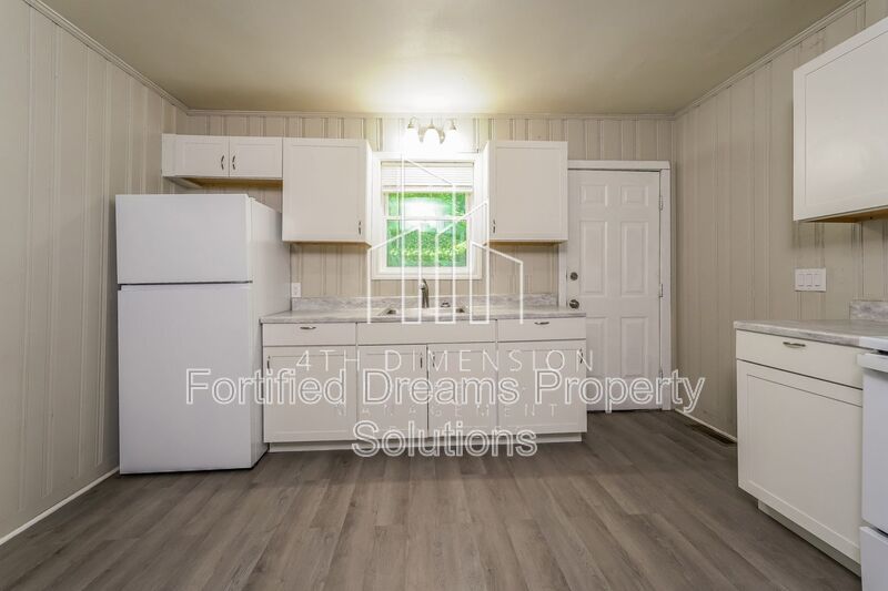 Charming 4-Bedroom Home in Winston-Salem - Spacious 1242 Sq Ft at 519 West 20th Street! property image