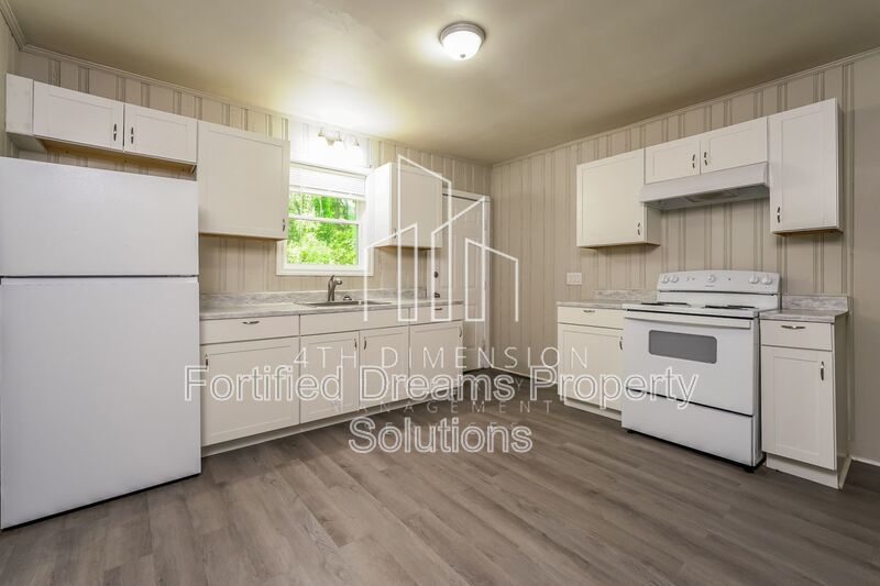Charming 4-Bedroom Home in Winston-Salem - Spacious 1242 Sq Ft at 519 West 20th Street! property image