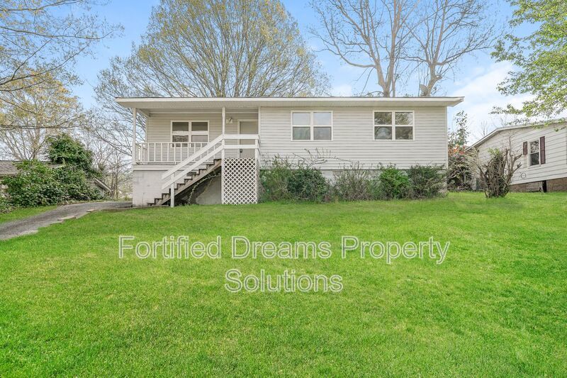 A Cozy Greensboro Rental at 818 Waugh Street property image