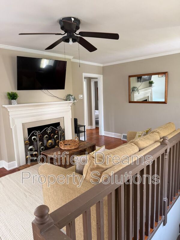 Maywood Muse The Stylish GSO City Retreat | Walkable Vibes & Historic Charm property image