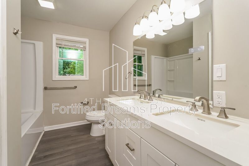 Charming 4-Bedroom Home in Winston-Salem - Spacious 1242 Sq Ft at 519 West 20th Street! property image
