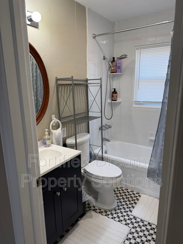 Maywood Muse The Stylish GSO City Retreat | Walkable Vibes & Historic Charm property image