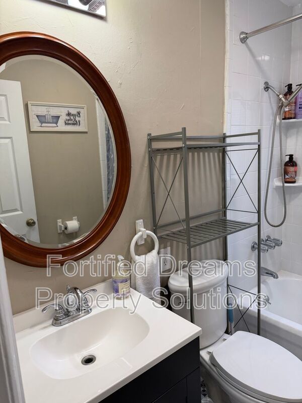 Maywood Muse The Stylish GSO City Retreat | Walkable Vibes & Historic Charm property image