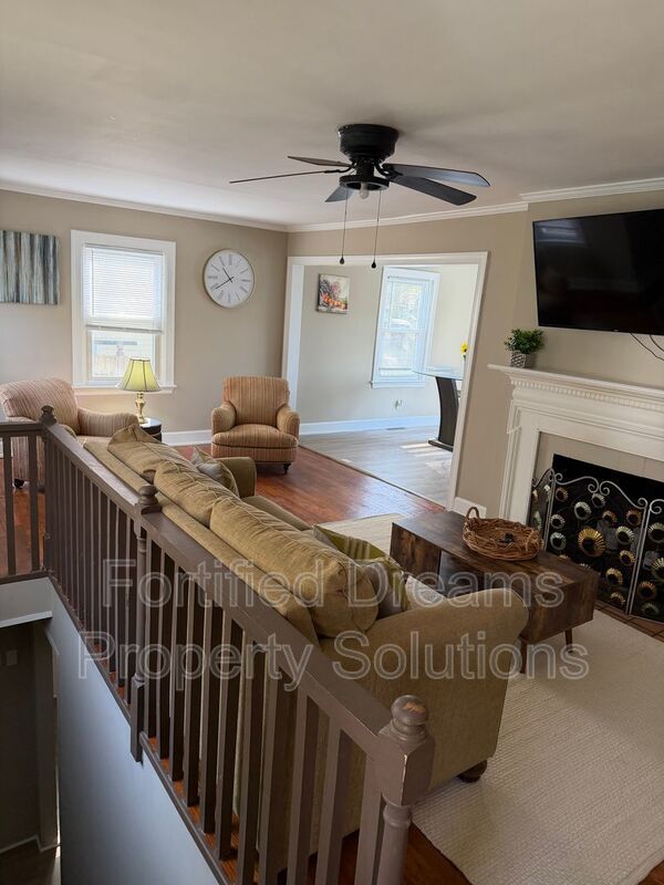 Maywood Muse The Stylish GSO City Retreat | Walkable Vibes & Historic Charm property image