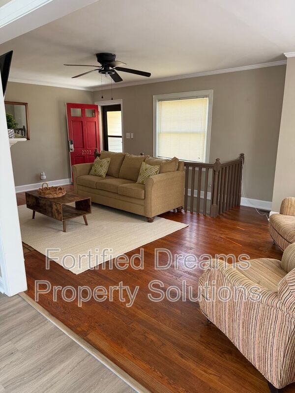 Maywood Muse The Stylish GSO City Retreat | Walkable Vibes & Historic Charm property image