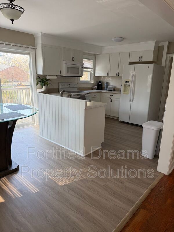 Maywood Muse The Stylish GSO City Retreat | Walkable Vibes & Historic Charm property image