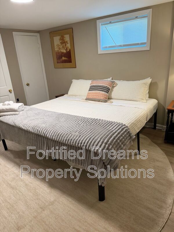 Maywood Muse The Stylish GSO City Retreat | Walkable Vibes & Historic Charm property image