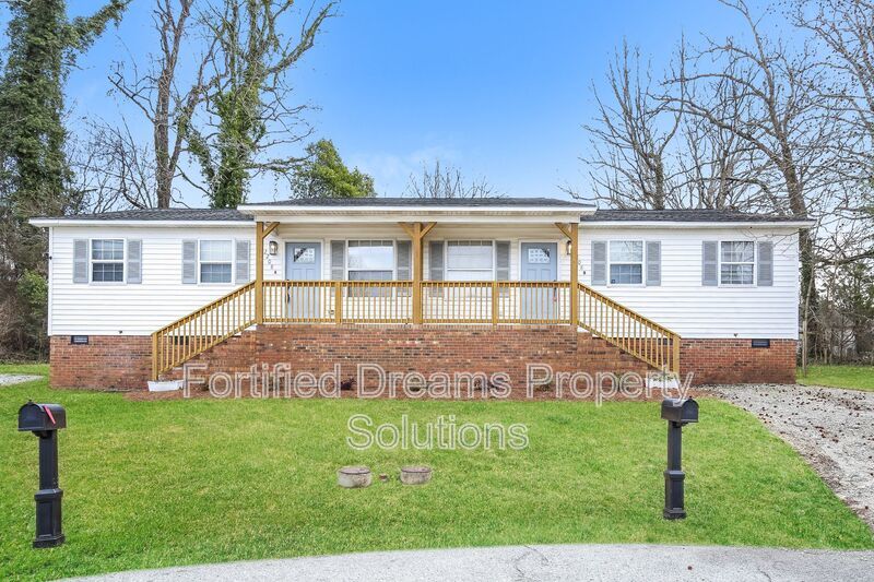 2208 Gable Way Unit B | 3-Bed, 2-Bath Duplex in High Point property image