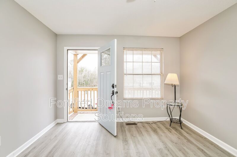 2208 Gable Way Unit B | 3-Bed, 2-Bath Duplex in High Point property image