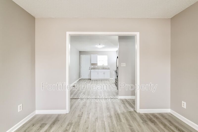 2208 Gable Way Unit B | 3-Bed, 2-Bath Duplex in High Point property image