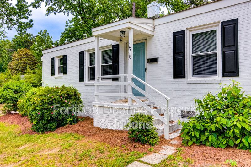Turn-Key Furnished Mid-Term Stay with Modern Updates in Greensboro property image