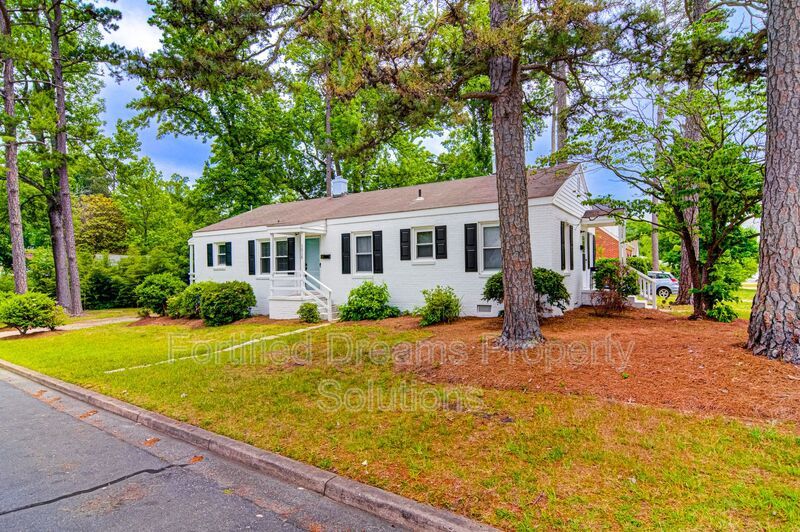 Turn-Key Furnished Mid-Term Stay with Modern Updates in Greensboro property image