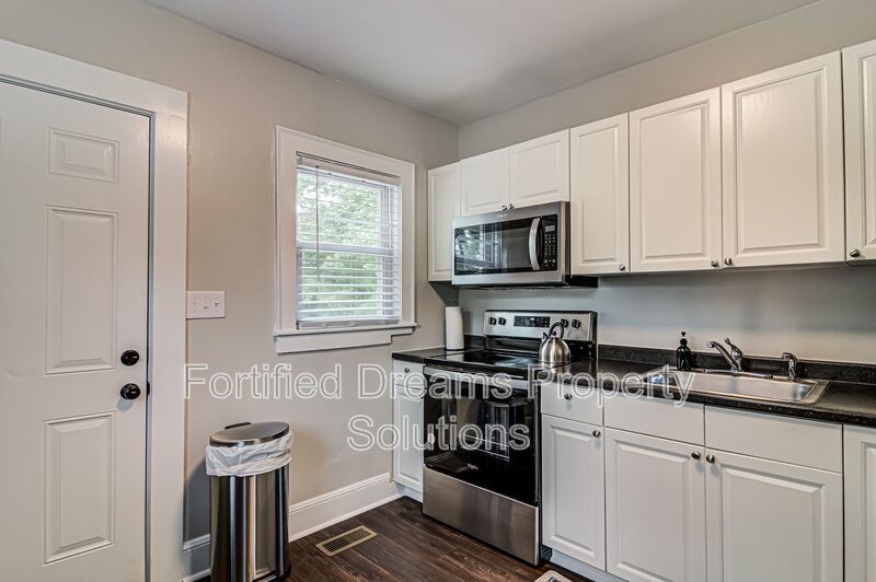 Turn-Key Furnished Mid-Term Stay with Modern Updates in Greensboro property image