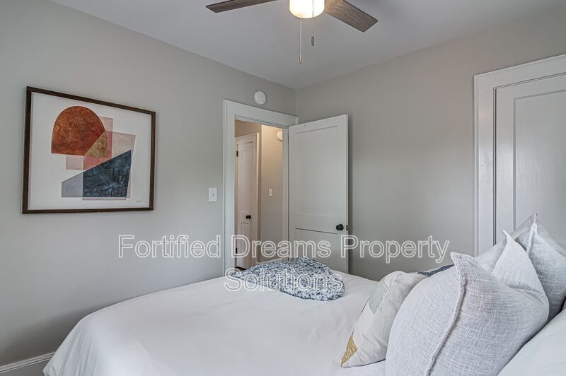 Turn-Key Furnished Mid-Term Stay with Modern Updates in Greensboro property image