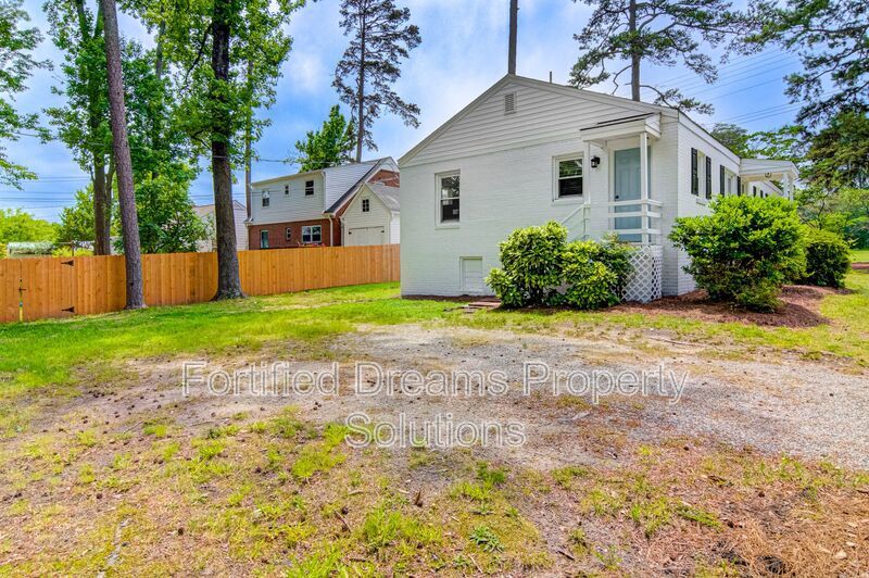 Turn-Key Furnished Mid-Term Stay with Modern Updates in Greensboro property image