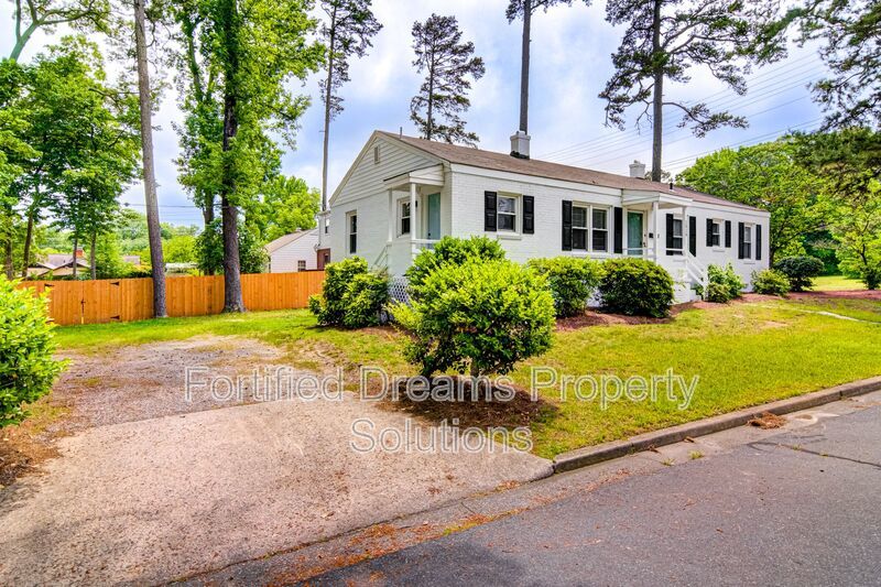 Turn-Key Furnished Mid-Term Stay with Modern Updates in Greensboro property image