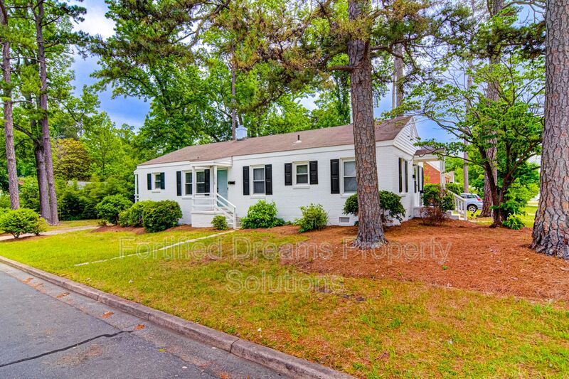 Turn-Key Furnished Mid-Term Stay with Modern Updates in Greensboro property image