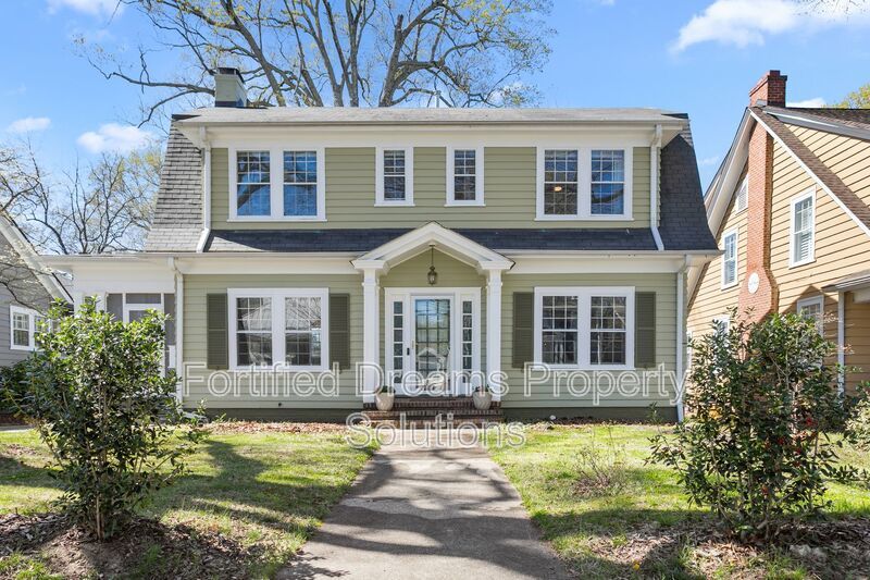 Sophisticated Urban Retreat in Fisher Park | Fully Furnished Month-to-Month property image