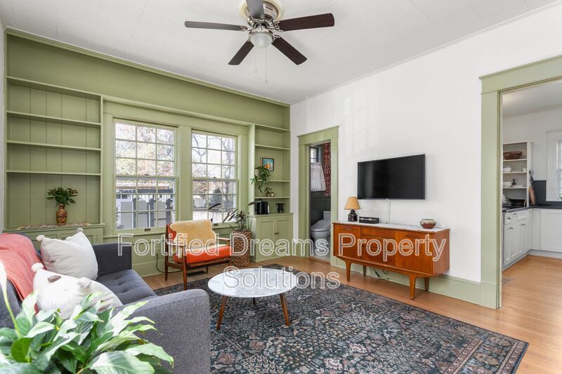 Sophisticated Urban Retreat in Fisher Park | Fully Furnished Month-to-Month property image