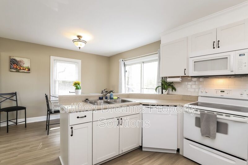 Maywood Muse The Stylish GSO City Retreat | Walkable Vibes & Historic Charm property image